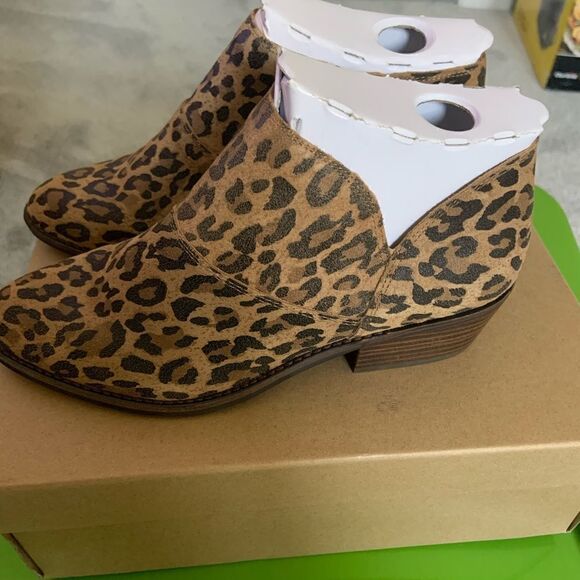NWT Lucky Brand Fryna Bootie - Picture 4 of 5